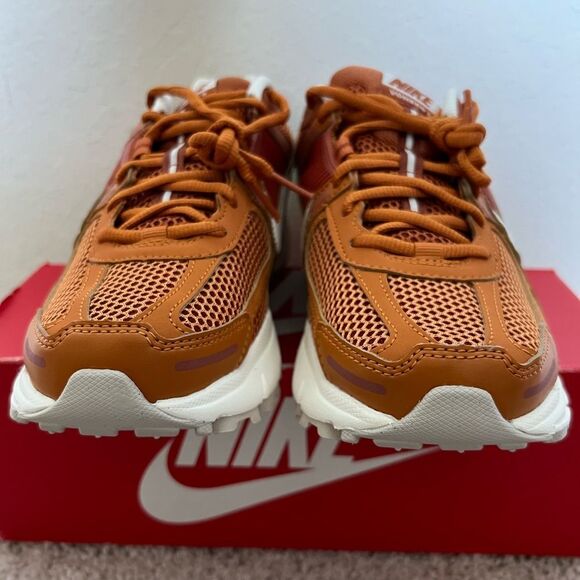 Nike Air Zoom Vomero 5 Monarch Dark Russet Flax White - Picture 3 of 11